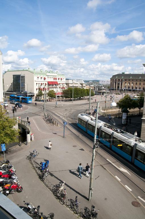 โรงแรมปิกัลแล กอเทนเบิร์ก ภายนอก รูปภาพ The tram at Gothenburg bus station